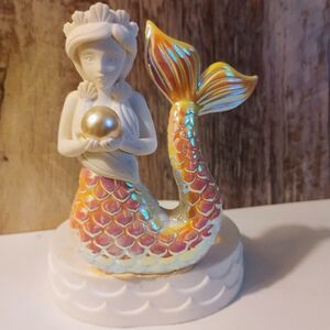 Retired Rare Bath & Body Works Mermaid Soap Holder. Beautiful! Iridescent